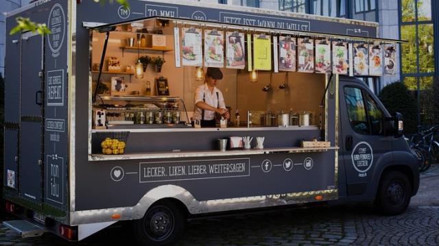 Service traiteur à auvergne-rhone-alpes, réservé via BookMyFoodtruck