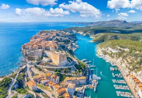 Vue pittoresque de corse, idéale pour un événement