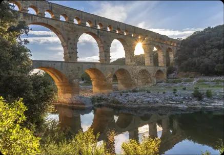 Vue pittoresque de gard, idéale pour un événement