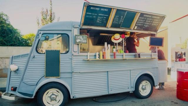 Service traiteur à hauts-de-france, réservé via BookMyFoodtruck