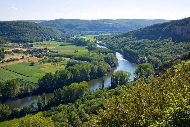 Vue pittoresque de lot, idéale pour un événement
