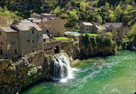 Vue pittoresque de lozere, idéale pour un événement