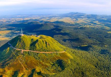 Vue pittoresque de puy-de-dome, idéale pour un événement