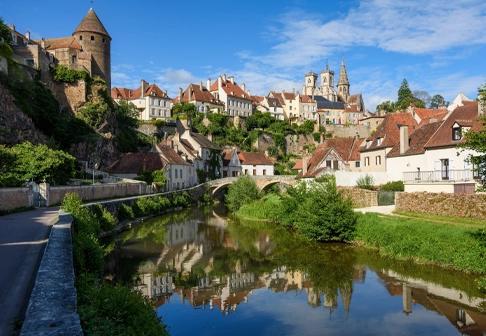Vue pittoresque de bourgogne-franche-comte, idéale pour un événement