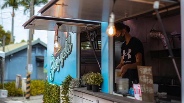 Service traiteur à centre-val-de-loire, réservé via BookMyFoodtruck